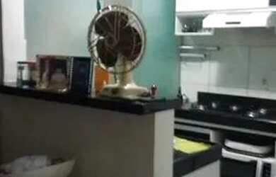 Imagem: O apartamento possui 2 Dormitórios, 1 Banheiro, 1 Vaga na garagem