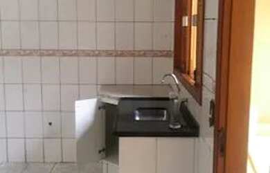 Imagem: A casa possui 3 Dormitórios, 2 Banheiros, 3 Vagas na garagem