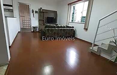 Imagem: A casa possui 5 Dormitórios, 4 Banheiros, 4 Vagas na garagem