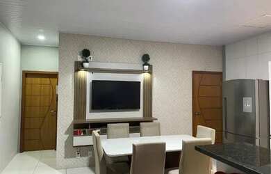 Imagem: A casa possui 1 Dormitório, 1 Banheiro, 1 Vaga na garagem e