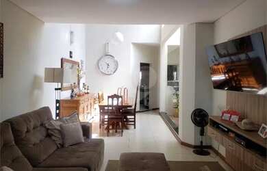 Imagem 1: Sobrado para venda no condomínio de alto padrão Village Damha II