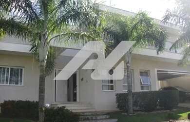 Imagem: A casa em condomínio possui 4 Dormitórios, 5 Banheiros, 5