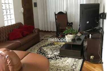 Imagem: A casa possui 3 Dormitórios, 4 Banheiros, 5 Vagas na garagem