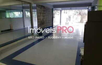 Imagem: O depósito possui 5 Vagas na garagem, 686m² de Área e está