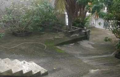 Imagem: A casa possui 2 Dormitórios, 1 Banheiro, 3 Vagas na garagem