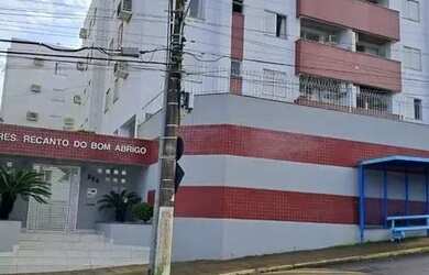 Imagem: O apartamento possui 4 Dormitórios, 2 Banheiros, 1 Vaga na