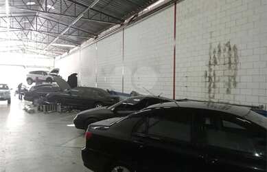 Imagem: O depósito possui 5 Vagas na garagem e 500m² de Área e está