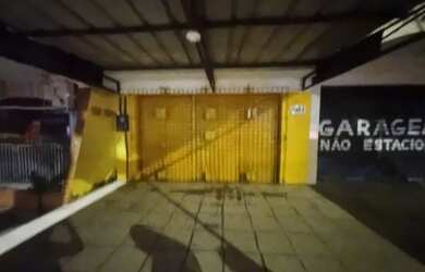 Imagem: A casa possui 2 Dormitórios, 4 Banheiros e está localizado