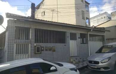 Imagem: A casa possui 5 Dormitórios, 5 Banheiros, 1 Vaga na garagem