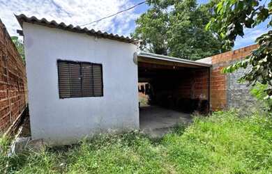 Imagem: A casa possui 2 Dormitórios, 1 Banheiro, 40m² de Área e