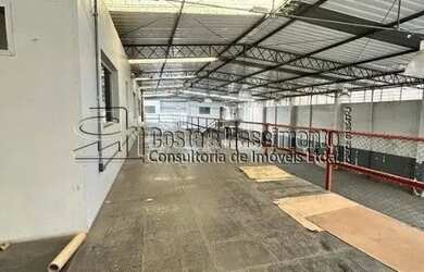 Imagem: O depósito possui 3.200m² de Área e está localizado em