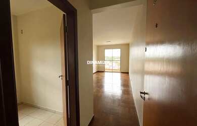 Imagem 2: Apartamento com 4 quartos, suíte, sacada e armários planejados