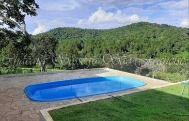 Imagem: A pousada chalé possui 2 Dormitórios, Acomodam 15 pessoas