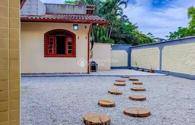 Imagem 15: Conforto e Praticidade Casa 2 Quartos, 2 Banheiros - Acesso Fácil à...