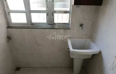 Imagem: O apartamento possui 2 Dormitórios, 3 Banheiros, 74m² de Área