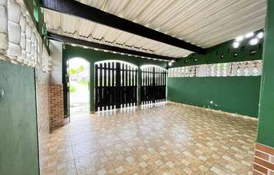 Imagem: A casa possui 2 Dormitórios, 2 Banheiros, 1 Vaga na garagem