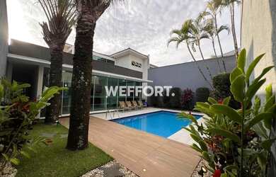 Imagem: A casa em condomínio possui 4 Dormitórios, 5 Banheiros, 4