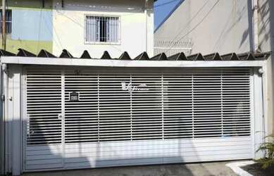 Imagem: A casa possui 3 Dormitórios, 3 Banheiros, 2 Vagas na garagem