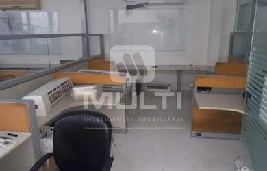 Imagem: O depósito possui 640m² de Área e está localizado em Centro