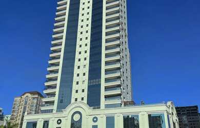 Imagem: O apartamento possui 4 Dormitórios, 5 Banheiros, 3 Vagas na