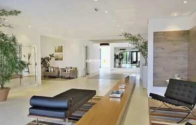 Imagem: O apartamento possui 4 Dormitórios, 5 Banheiros, 3 Vagas na