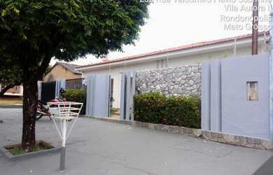 Imagem: A casa possui 3 Dormitórios, 1 Vaga na garagem, 300m² de Área