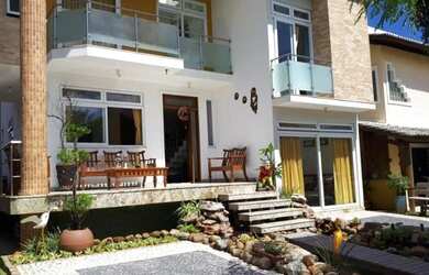 Imagem: A casa em condomínio possui 4 Dormitórios, 5 Banheiros, 2