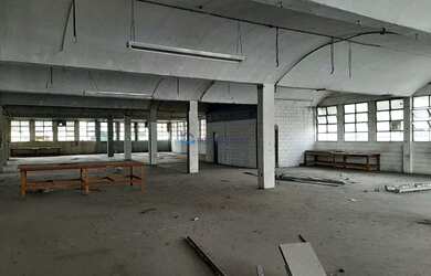 Imagem: O depósito possui 5 Vagas na garagem, 2.808m² de Área e