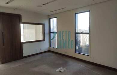 Imagem: O depósito possui 1 Vaga na garagem, 70m² de Área e está