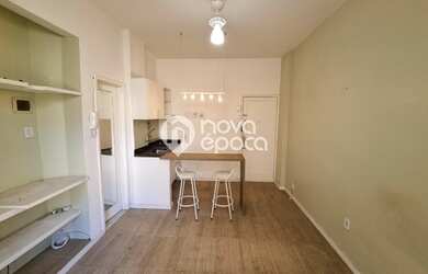 Imagem: A kitnet possui 2 Banheiros, 16m² de Área e está localizado