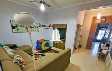 Imagem: A casa possui 4 Dormitórios, 2 Banheiros, 2 Vagas na garagem