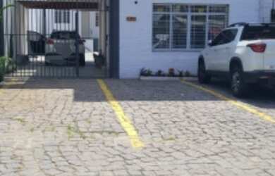 Imagem: O depósito possui 5 Vagas na garagem, 230m² de Área e está