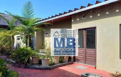 Imagem: O depósito possui 4 Vagas na garagem, 280m² de Área e está