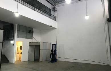 Imagem 2: Galpão, com ótima localização, acesso pelo KM 26 da Rodovia Raposo Tavares, próximo a Gran