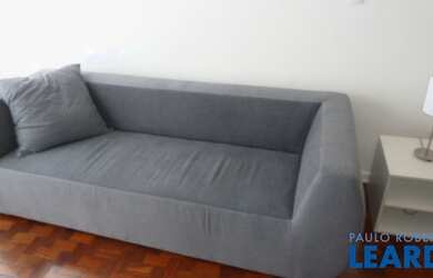 Imagem: O apartamento possui 1 Dormitório, 1 Banheiro, 1 Vaga na garagem