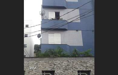 Imagem: O apartamento possui 3 Dormitórios, 1 Banheiro, 1 Vaga na garagem