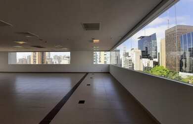 Imagem: O depósito possui 5 Vagas na garagem, 488m² de Área e está