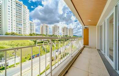 Imagem: O apartamento possui 1 Dormitório, 1 Banheiro, 2 Vagas na garagem