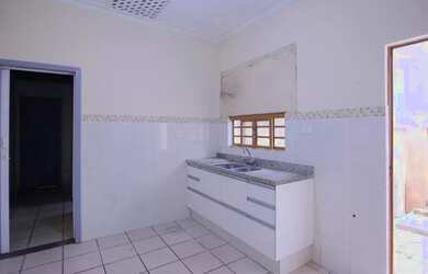 Imagem: A casa possui 5 Dormitórios, 5 Banheiros e 321m² de Área