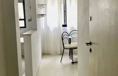 Imagem: O apartamento possui 1 Dormitório, 1 Banheiro, 1 Vaga na garagem