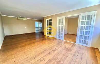 Imagem: O apartamento possui 4 Dormitórios, 3 Banheiros, 2 Vagas na