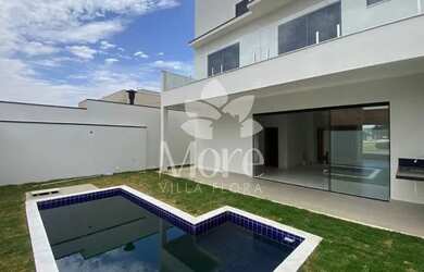 Imagem: A casa possui 3 Dormitórios, 2 Banheiros, 4 Vagas na garagem