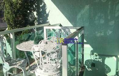 Imagem: A casa possui 3 Dormitórios, 2 Banheiros, 3 Vagas na garagem