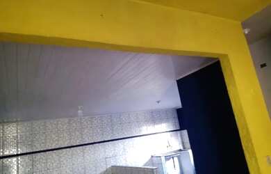 Imagem: A casa possui 3 Dormitórios, 1 Banheiro, 4 Vagas na garagem