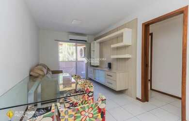 Imagem: O apartamento possui 3 Dormitórios, 1 Banheiro, 2 Vagas na