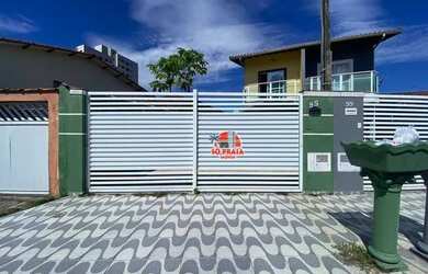 Imagem: A casa possui 3 Dormitórios, 2 Banheiros, 2 Vagas na garagem