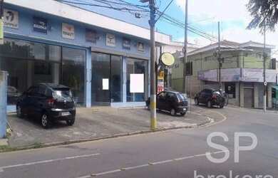 Imagem: O depósito possui 5 Vagas na garagem, 200m² de Área e está