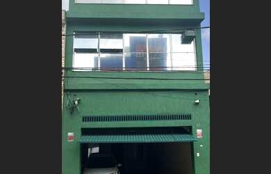 Imagem: O depósito possui 4 Vagas na garagem, 500m² de Área e está