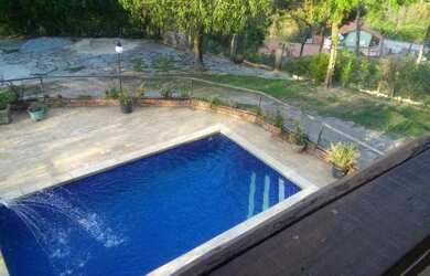 Imagem: A chácara possui 1m² de Área e está localizado em Pinhões