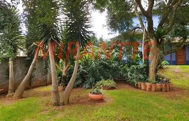 Imagem: A casa em condomínio possui 4 Dormitórios, 5 Banheiros, 2